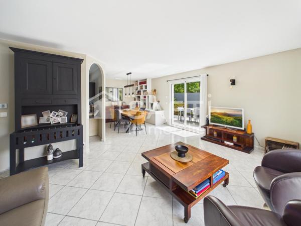 Maison plain pied avec 3 chambres - garage - piscine