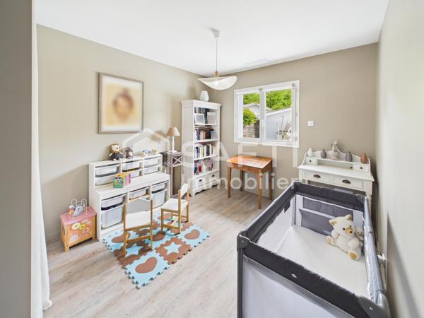 Maison plain pied avec 3 chambres - garage - piscine