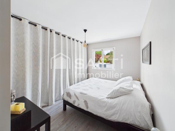 Maison plain pied avec 3 chambres - garage - piscine