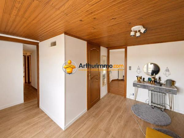 Vente                                                      Maison
                        
                     5 pièces                      195 m2                     à La Ferté-sous-Jouarre