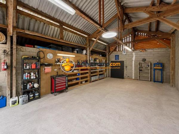 Vente                                                      Maison
                        
                     5 pièces                      195 m2                     à La Ferté-sous-Jouarre