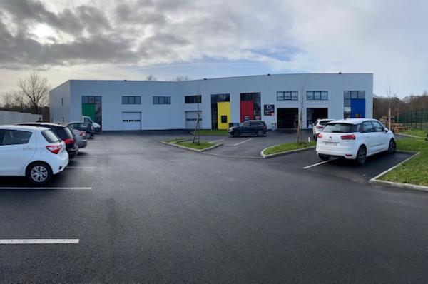 A LOUER LOCAL D'ACTIVITE NEUF 386 m² - La Chapelle / Erdre.