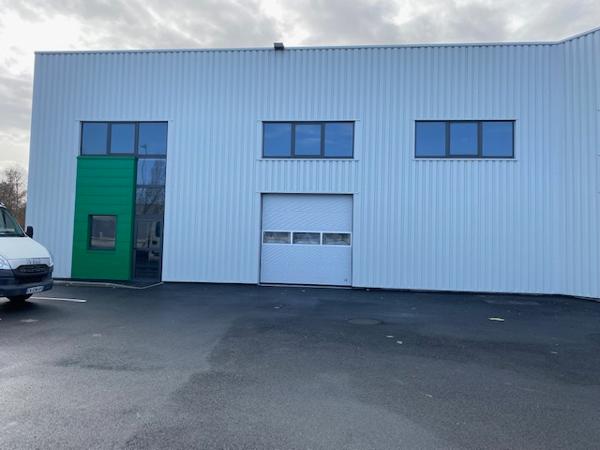 A LOUER LOCAL D'ACTIVITE NEUF 386 m² - La Chapelle / Erdre.