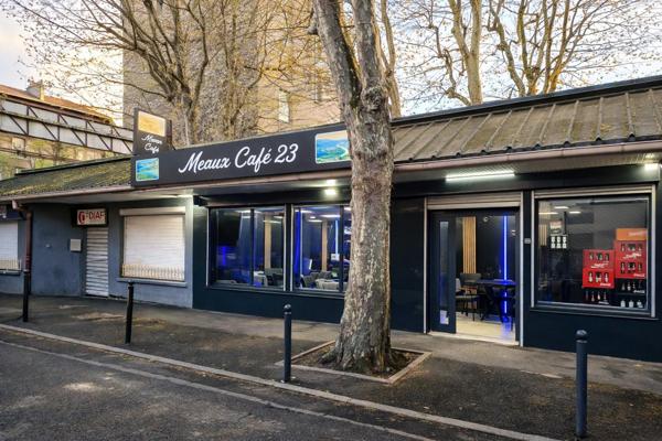 Salon de thé refait à neuf - fort CA à développer!