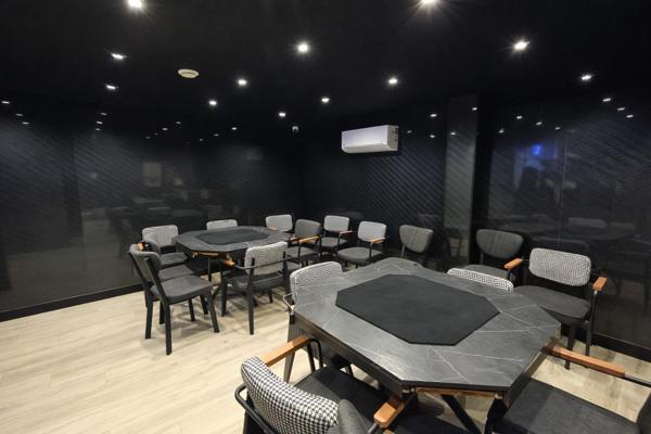 Salon de thé refait à neuf - fort CA à développer!