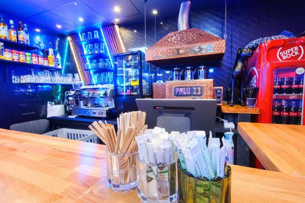 Salon de thé refait à neuf - fort CA à développer!