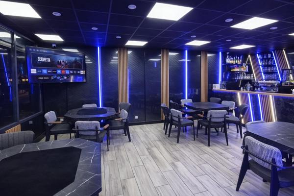 Salon de thé refait à neuf - fort CA à développer!