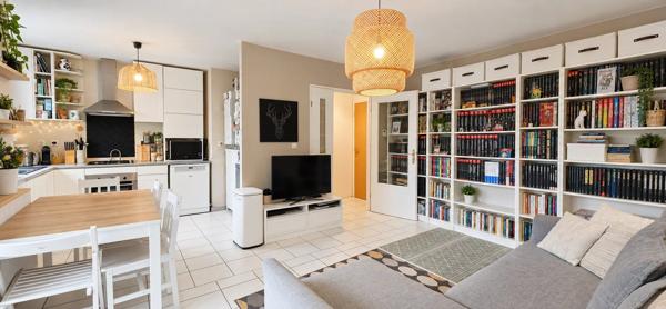 Vente                                                      Appartement
                        
                     3 pièces                      55 m2                     à Bussy-Saint-Georges
