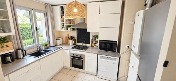 Vente                                                      Appartement
                        
                     3 pièces                      55 m2                     à Bussy-Saint-Georges