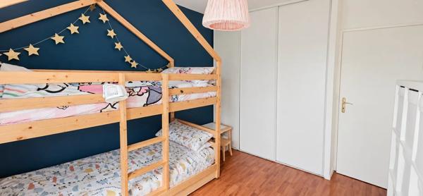 Vente                                                      Appartement
                        
                     3 pièces                      55 m2                     à Bussy-Saint-Georges