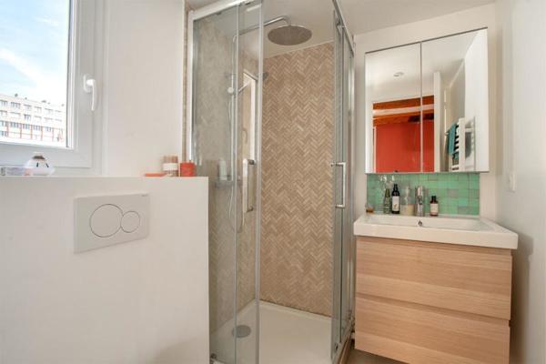Appartement à louer 1 250 € CC Clichy 1 pièce 32 m² DPE E