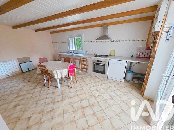 Maison à vendre 4 pièces 47 m² Javerlhac-et-la-Chapelle-Saint-Robert