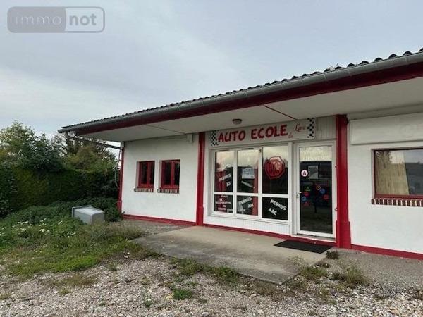 Local Professionnel et commercial à louer à Foucarmont en Seine-Maritime (76340), ref : L158