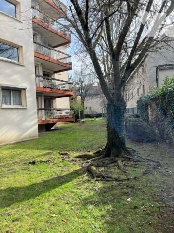 REIMS CENTRE VILLE
10 MIN à pied de la place d'ERLON
Appartement de 3 piéces d'env 73 m²sans travaux