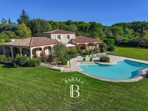 Aix-en-Provence, Maison 5 Chambres -  290 m² à vendre