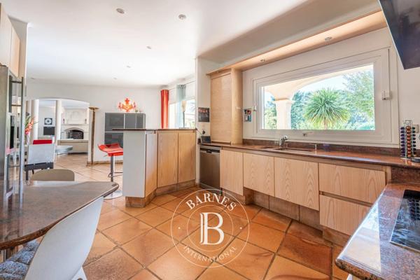 Aix-en-Provence, Maison 5 Chambres -  290 m² à vendre