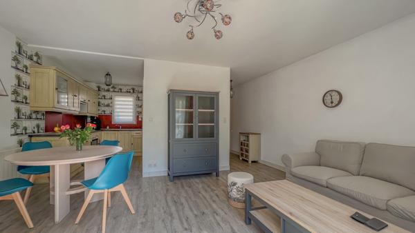 Plescop (56890) Petite maison T3 plein centre de Plescop en location meublée