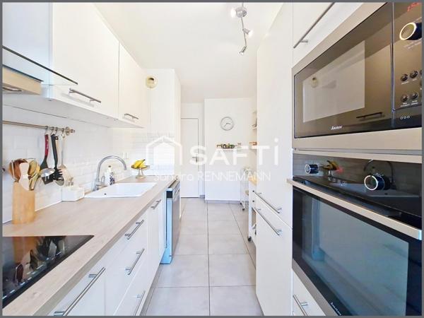 FAUBOURG SUPERBE 3P CLAIR ET CALME, SEJOUR 27 m2.