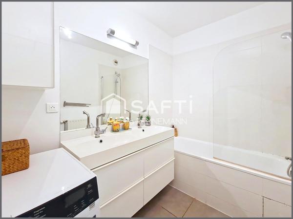 FAUBOURG SUPERBE 3P CLAIR ET CALME, SEJOUR 27 m2.