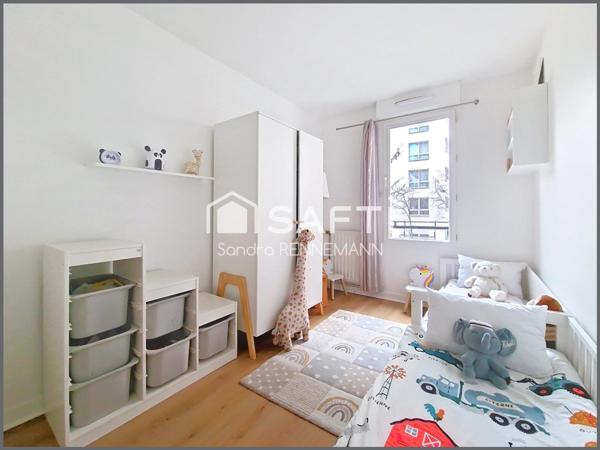 FAUBOURG SUPERBE 3P CLAIR ET CALME, SEJOUR 27 m2.