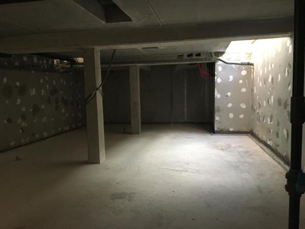 vente local sur cour