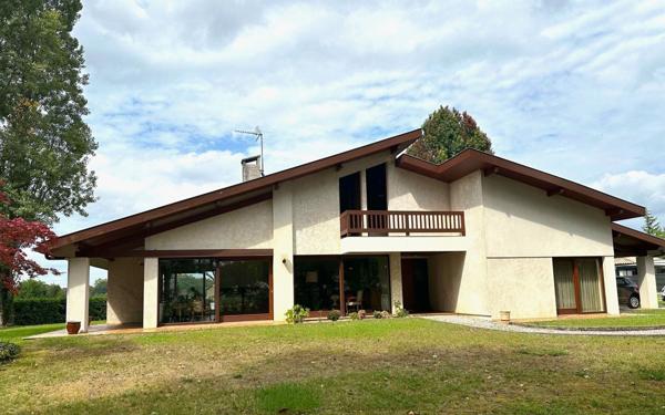 Maison à vendre    6 pièces •  Narrosse