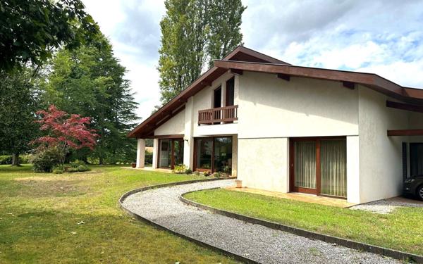 Maison à vendre    6 pièces •  Narrosse