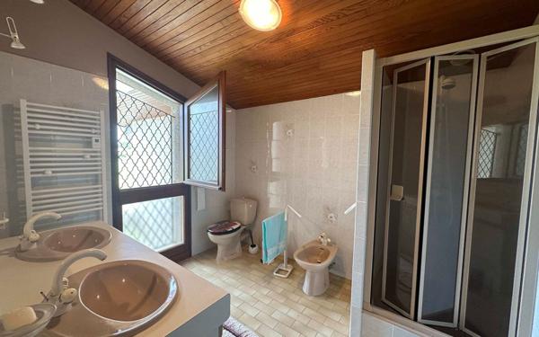 Maison à vendre    6 pièces •  Narrosse