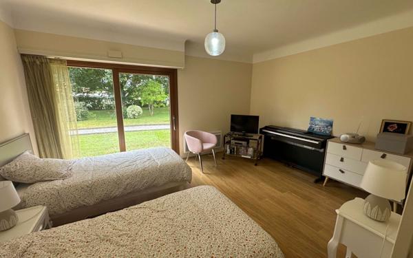 Maison à vendre    6 pièces •  Narrosse