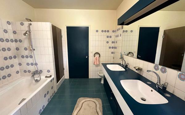 Maison à vendre    6 pièces •  Narrosse