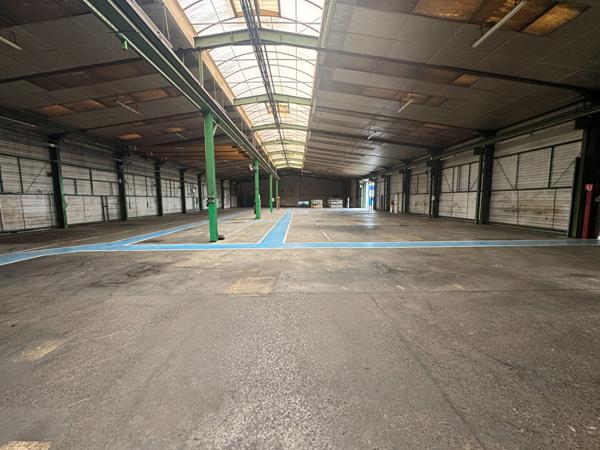 Bâtiment de 1600m² à Agneaux