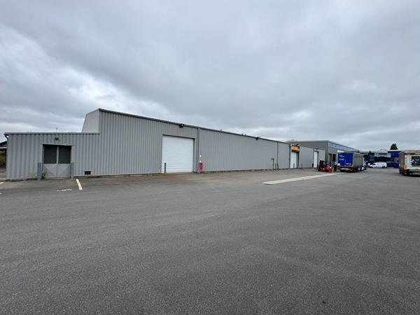 Bâtiment de 1600m² à Agneaux