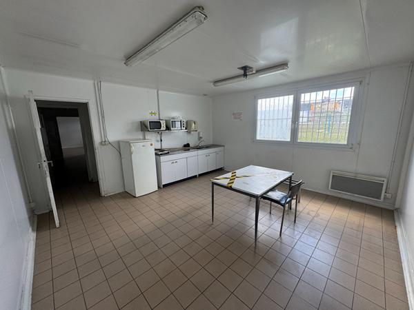 Bâtiment de 1600m² à Agneaux