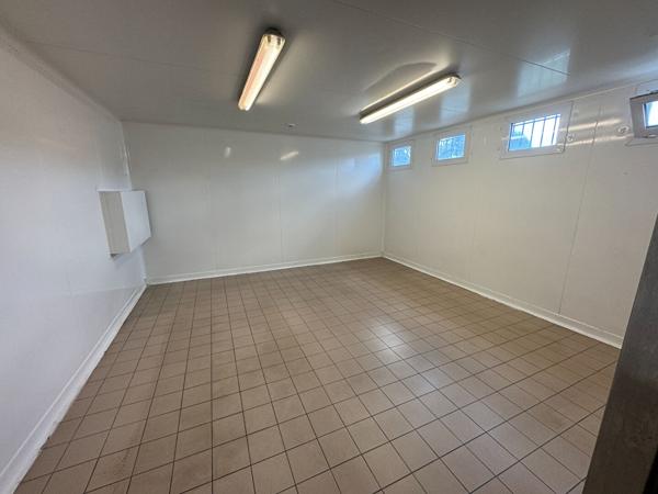 Bâtiment de 1600m² à Agneaux