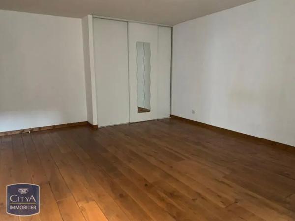 Appartement à louer 2 pièces 48.85m² Mâcon (71000)