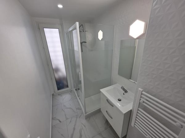 Appartement T3, refait à neuf, proche Hôpital.