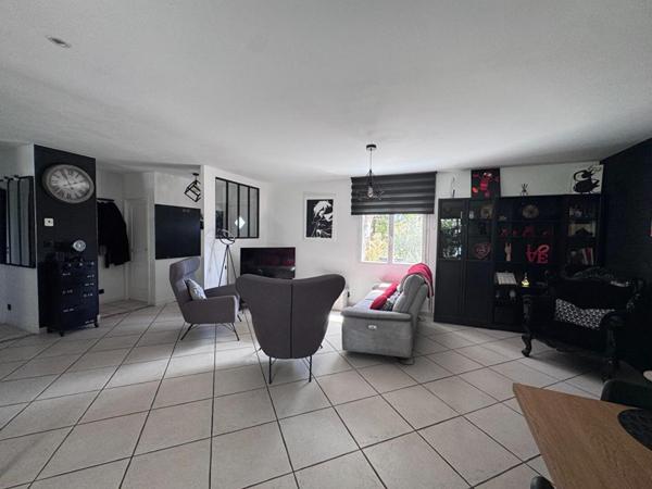 Maison Salles hyper centre 5 chambres 127m² + piscine sur 1600m² de terrain