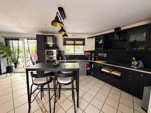 Maison Salles hyper centre 5 chambres 127m² + piscine sur 1600m² de terrain