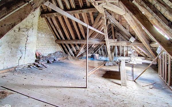 Maison à vendre    13 pièces •  Laferté-sur-Aube