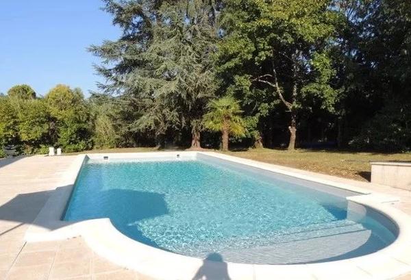 Maison d'architecte avec piscine