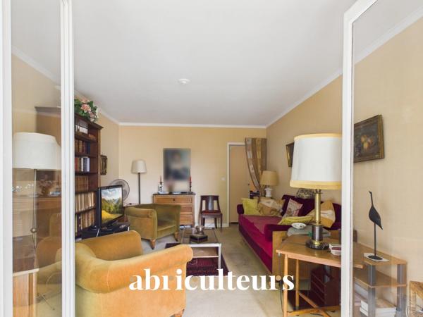 Appartement comprenant balcon, cave + parking en vente à Versailles Clagny-Glatigny (78000)