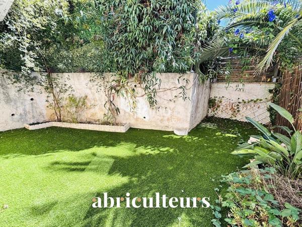 Villa mitoyenne 89m2 avec jardin, 3 chambres, combles aménagés Domaine sécurisé avec piscine à Villeneuve-Loubet