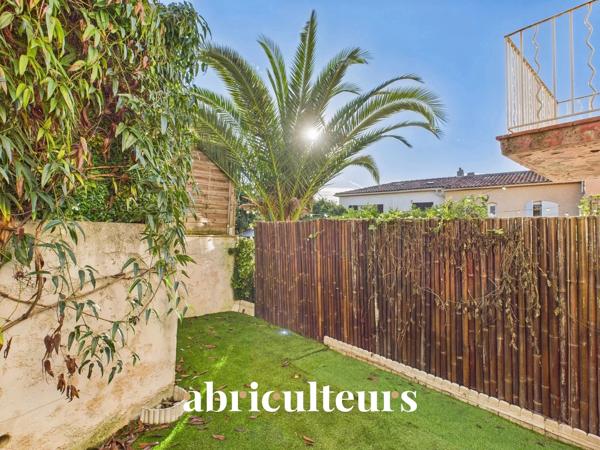 Villa mitoyenne 89m2 avec jardin, 3 chambres, combles aménagés Domaine sécurisé avec piscine à Villeneuve-Loubet