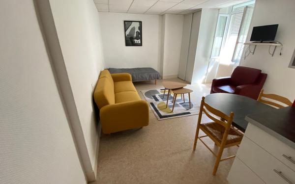 Appartement à louer    1 pièce •  Dax