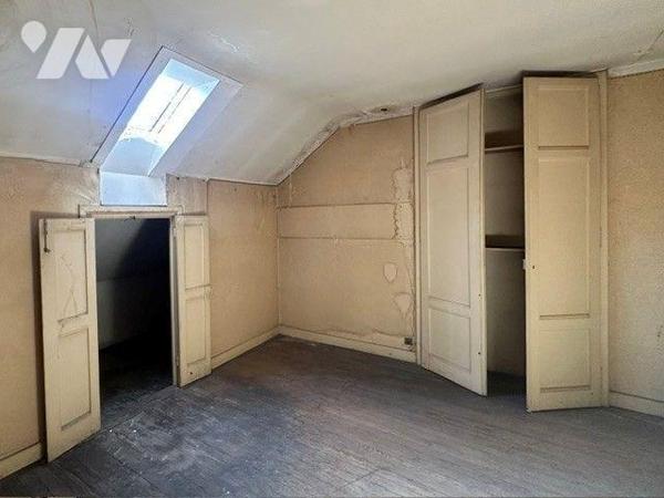 Chambéry secteur Carré Curial appartement T4 traversant et lumineux de 86 m² à rénover.

Situ...