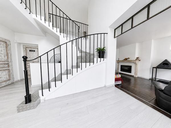 Maison 6 pièces - 209 m² sur un terrain de 1101 m²