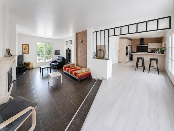 Maison 6 pièces - 209 m² sur un terrain de 1101 m²