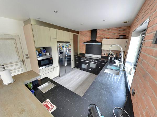 Maison 6 pièces - 209 m² sur un terrain de 1101 m²