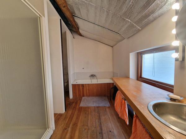 Maison de ville spacieuse avec beaucoup de caractère