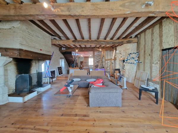 Maison de ville spacieuse avec beaucoup de caractère